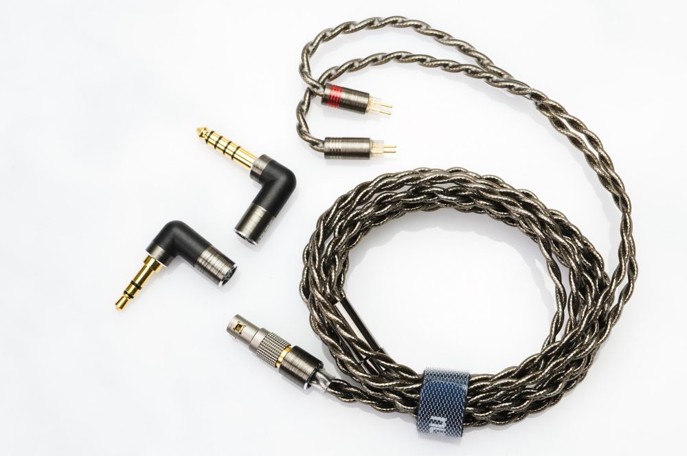 DUNU SA6 MK2 coiled stock Hulk cable with modular tips