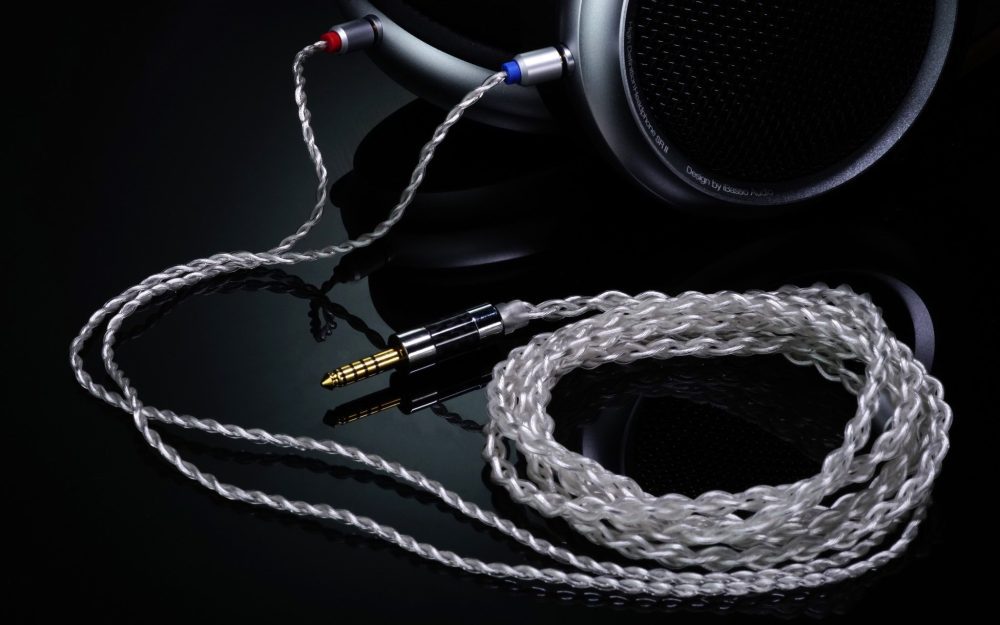 iBasso CB17 coiled attached to SR-2 headphone