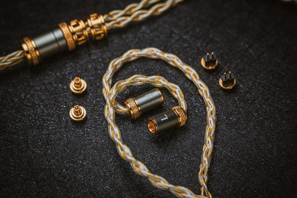 Kinera MIA IEM upgrade cable connectors and plugs closeup