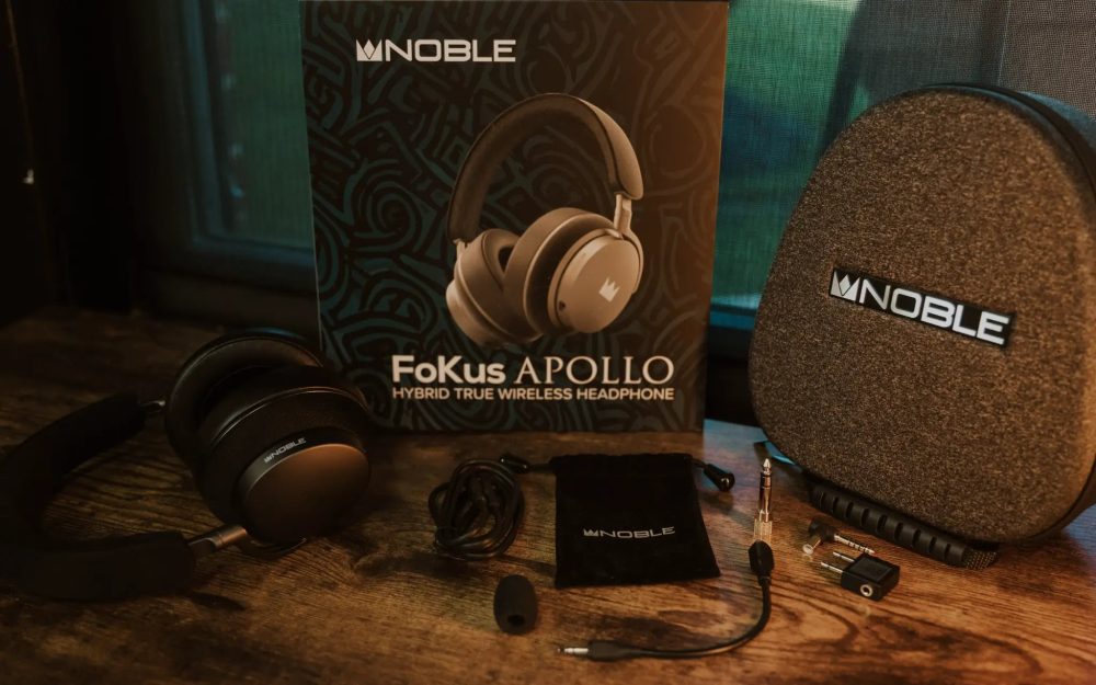 Noble Apollo with retail box and all accessories on wood table