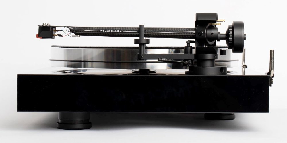 Pro-Ject X8 Evolution turntable black profile highlighting tonearm