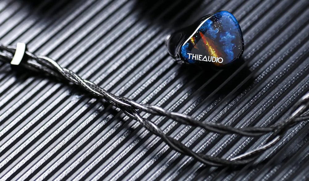 Thieaudio Origin left IEM highlighting stock cable