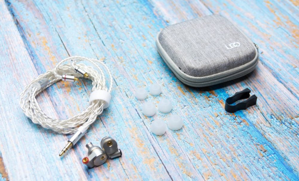 Ucotech RE-2 IEMs and accessories